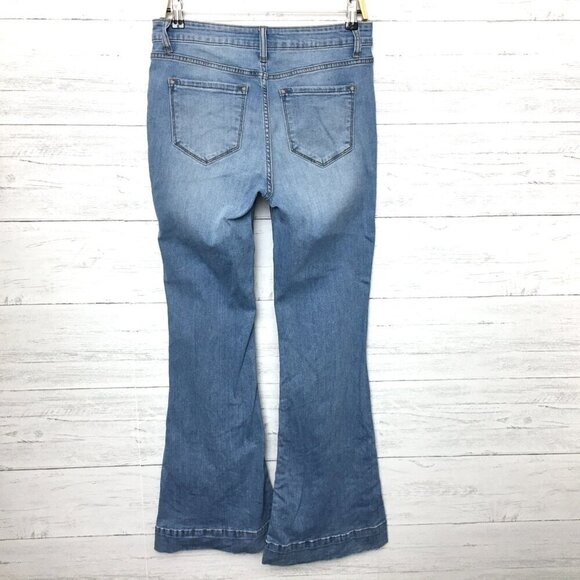 Fashion Nova Women's Jeans Flare Leg High Rise Light Wash Juniors 9 length 32" - Picture 2 of 8